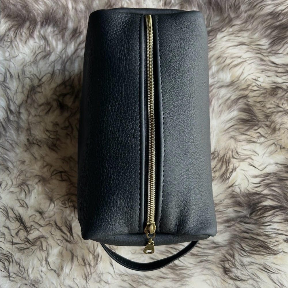 Men’s Black Leather toiletry bag